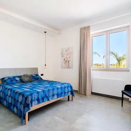 Red Wind By Perle Di Puglia