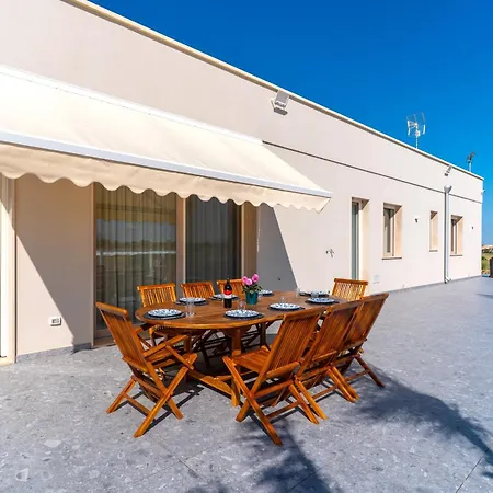 Red Wind By Perle Di Puglia *